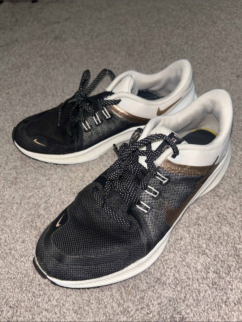 Women’s Nike shoes size 9
